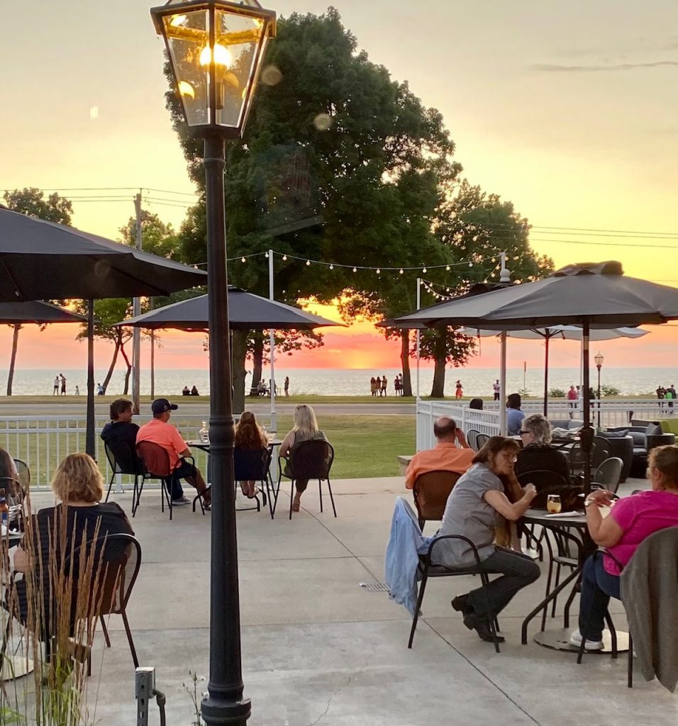 LakeHouse Restaurant & Bar 3029 Lakeshore Drive, St. Joseph, MI 49085